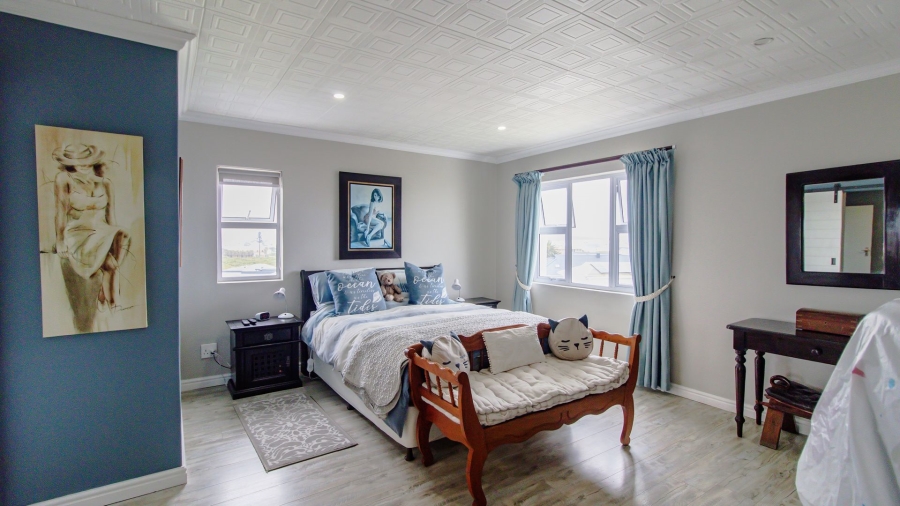 4 Bedroom Property for Sale in Yzerfontein Western Cape